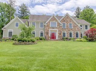 3 Spencer Dr, Morristown, NJ 07960