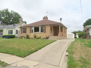 34 N Sunset Ave, Freeport, IL 61032
