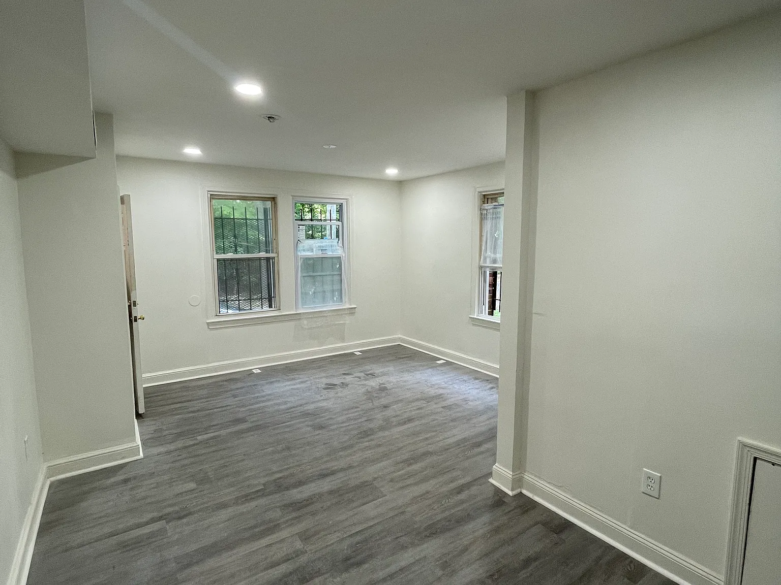 303 Parkland Place SE — Photo 2