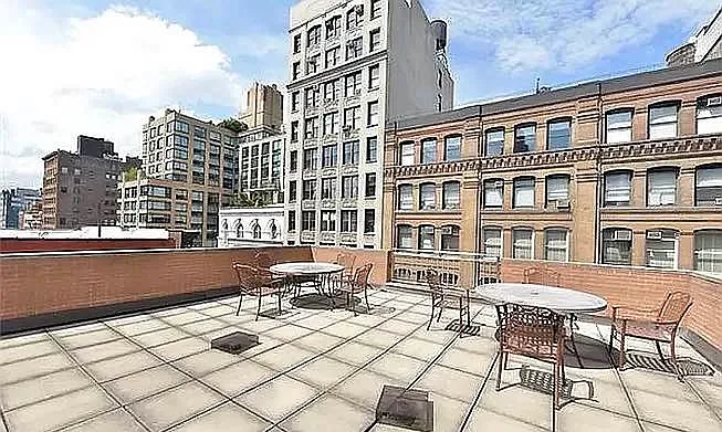 140 W 19th St — Photo 7