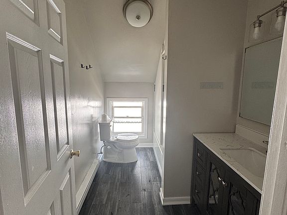 5th image of 57 Webster Ave Floor 2