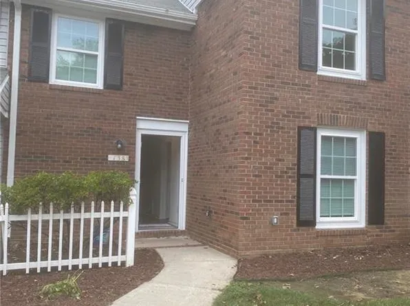 138 Saint Johns Ct, Winston Salem, NC 27106