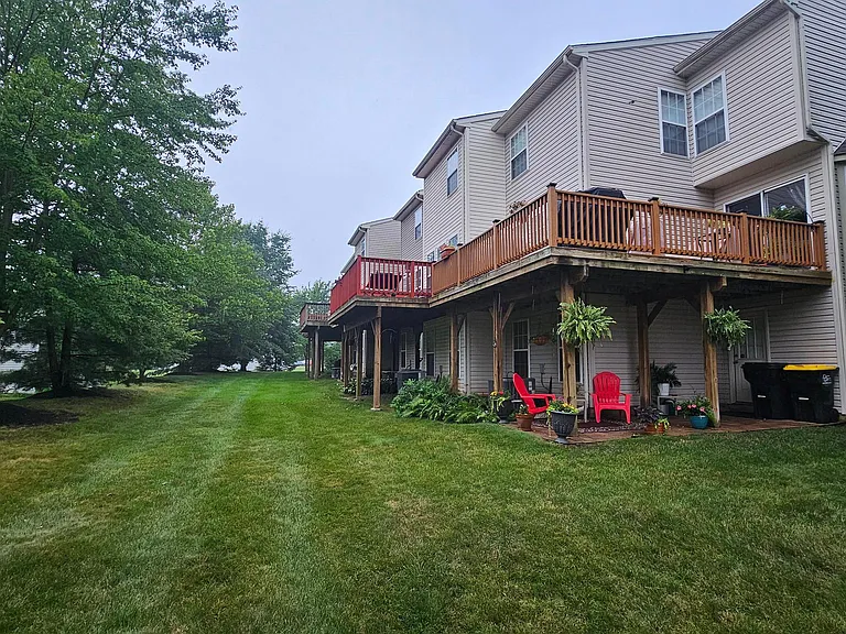 213 Windsor Ct — Photo 27