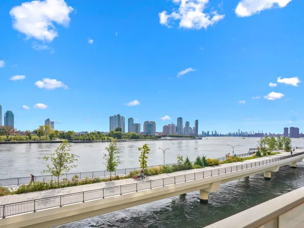 45 Sutton Place South image 33 of 35