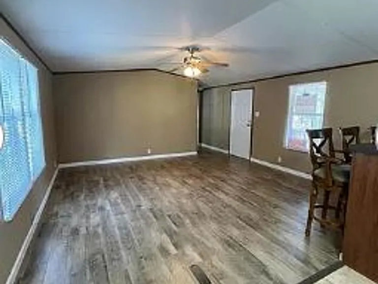 3709 Hampton Ln — Photo 6