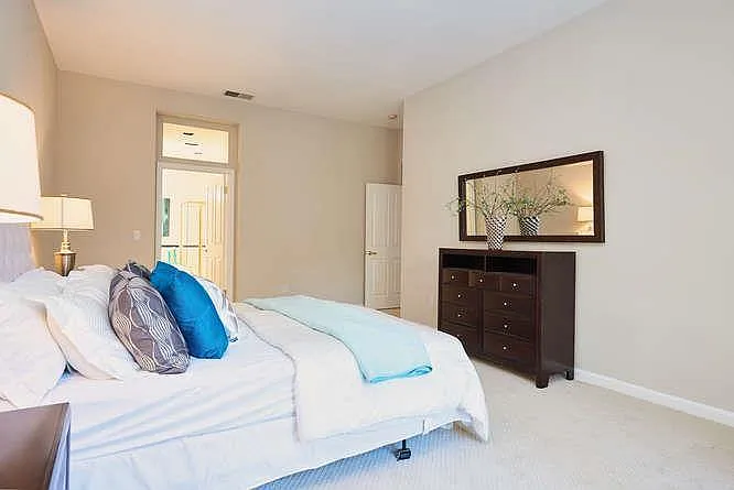 5325 Silver Point Way — Photo 3
