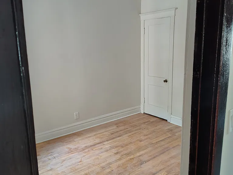 4743 W Congress Pkwy #1 — Photo 7