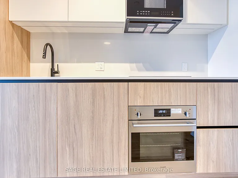 35 Parliament St #2812 — Photo 9