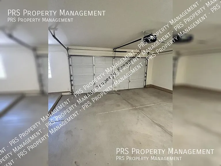 8003 W Clara Ln — Photo 40