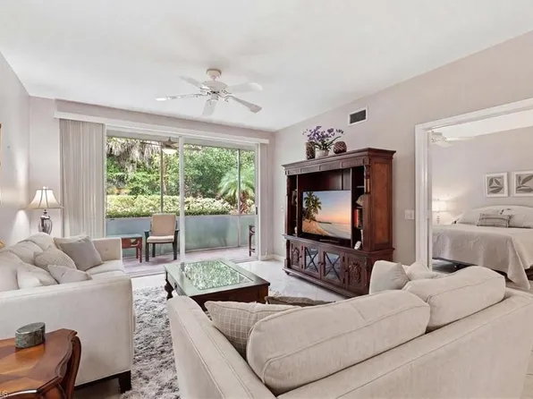 2245 Hidden Lake DR #3, NAPLES, FL 34112