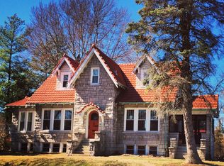 8 Oak Knoll Pl, Belleville, IL 62223