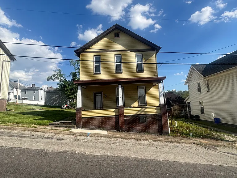 16 Oak St — Photo 1