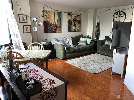 Rented by Anchor Associates | media 12