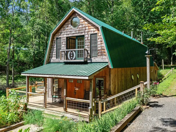 2490 State Highway 80 S, Burnsville, NC 28714