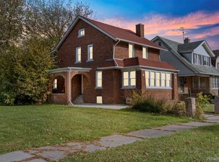 388 Chalmers St, Detroit, MI 48215