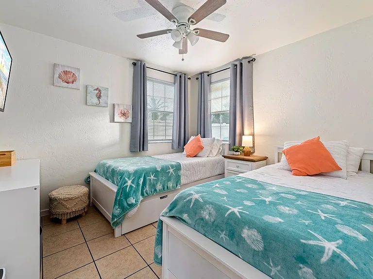 6 Palmetto — Photo 26