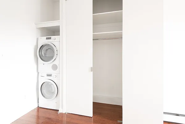 Rented by Nest Seekers International | media 9