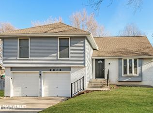 2012 E Sunvale Dr, Olathe, KS 66062