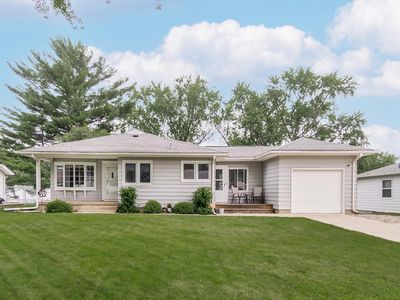 325 Ivanhoe Rd, Waterloo, IA, 50701