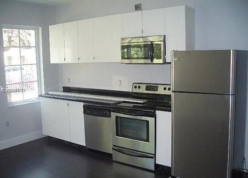 4th image of 729 Meridian Ave