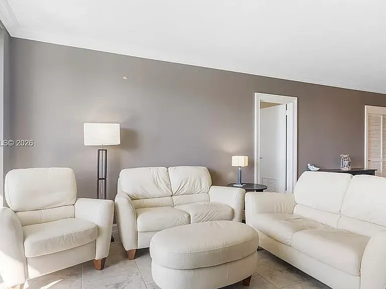 3000 S Ocean Dr #420 — Photo 5