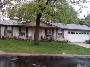 15 W Meadow Dr, Saint Peters, MO 63376