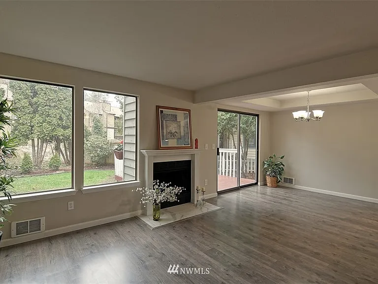 18430 20th Dr SE — Photo 2