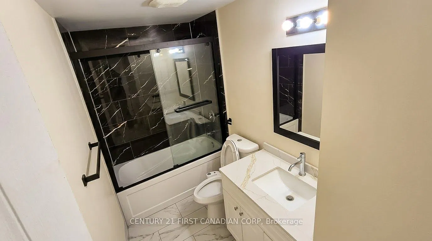 4 bed, $2,600 — Photo 2