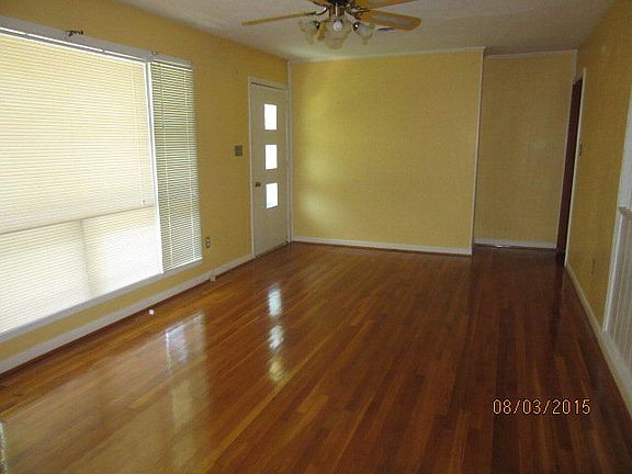 2nd image of 307 Grayleaf Cir
