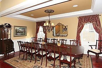 Dining Room w/Hardwoods and Tray Ceiling