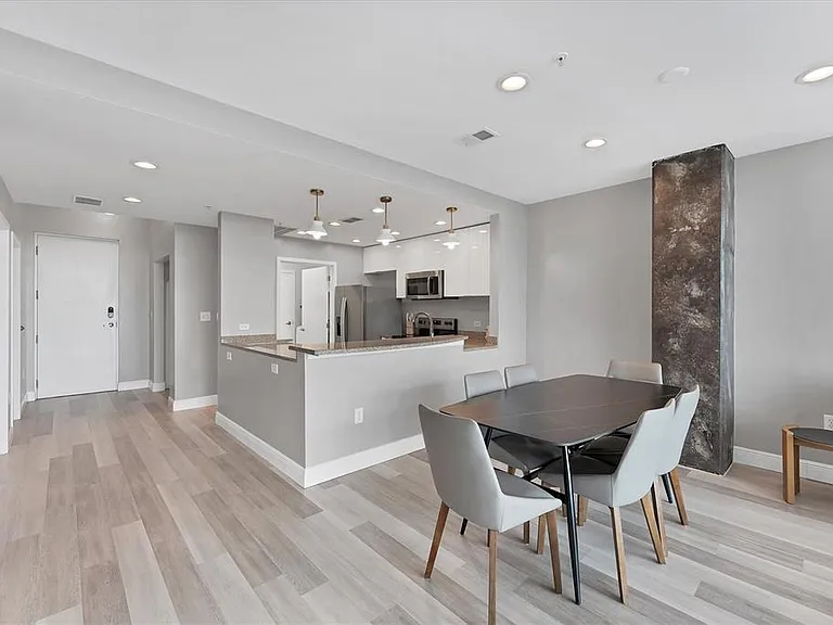525 E Jackson St #705 — Photo 15