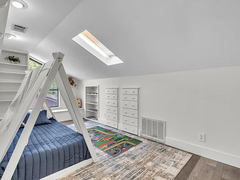 Kids Loft with Tee-Pee Twin Bed