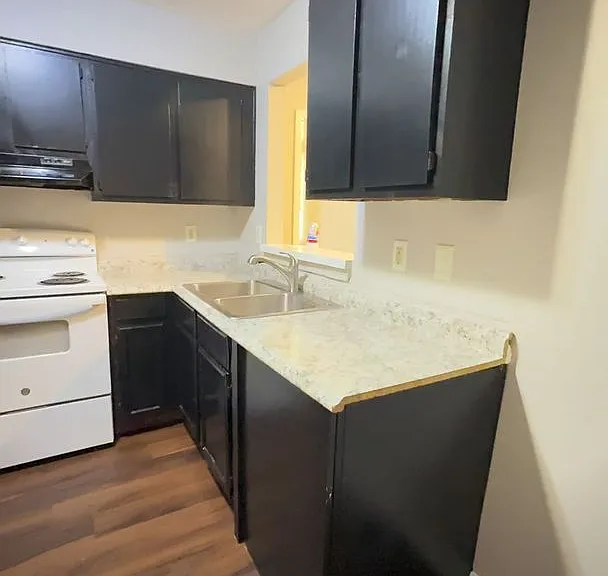 2710 W Kentucky St — Photo 12