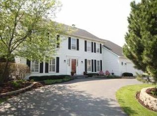 1676 Rosebud Ct, Wheaton, IL 60189