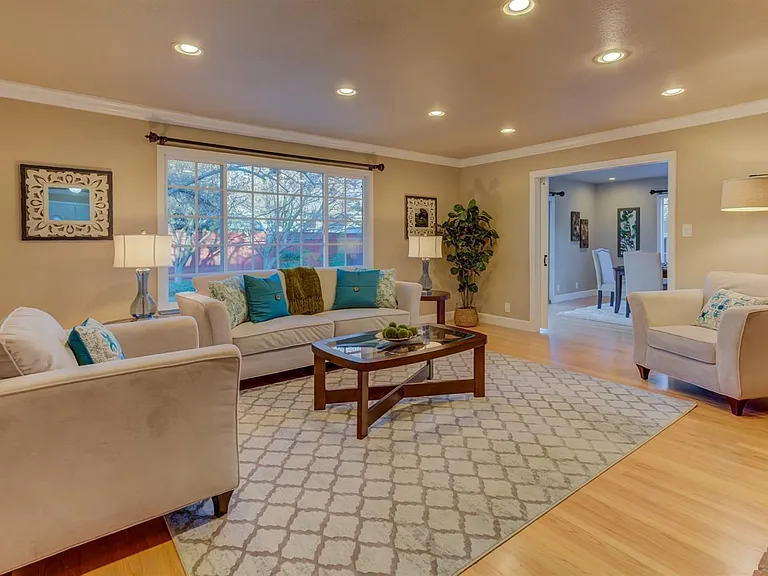 2572 Rollingwood Dr — Photo 4