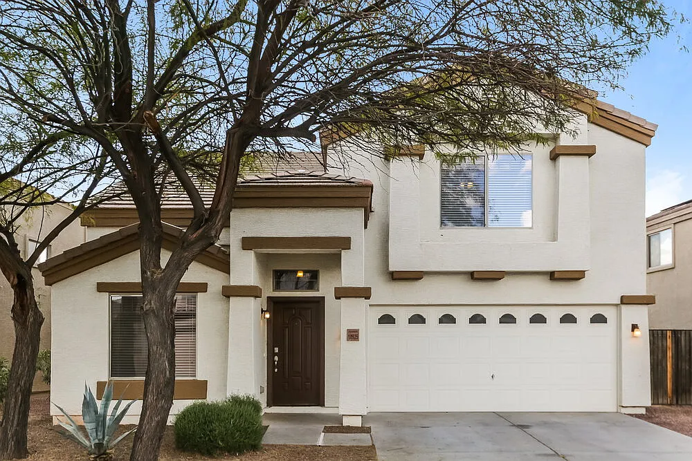4 bed, 2.5 bath, 2178 sqft, $2,170 — Photo 1