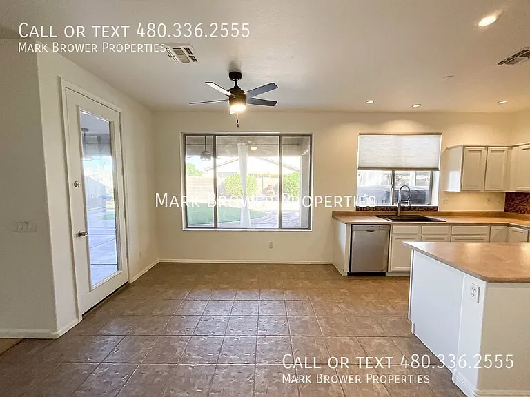 1302 E Elgin Pl — Photo 10