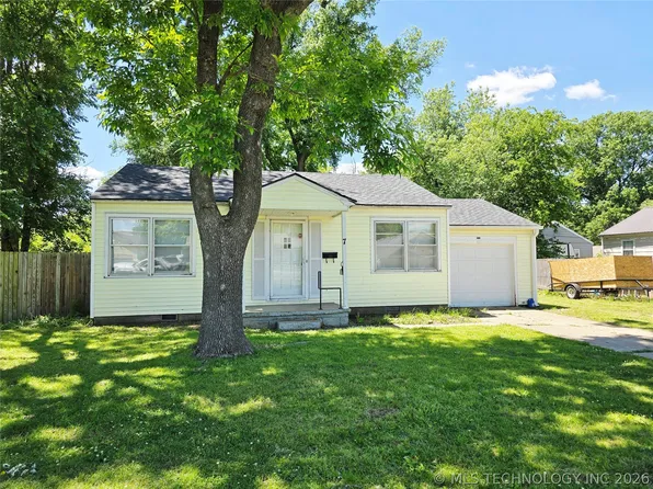 7 Payne St, Pryor, OK 74361