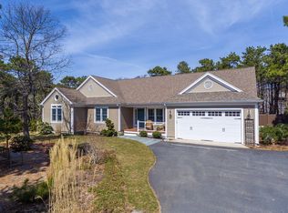 4 Yellow Brick Rd, North Truro, MA 02652