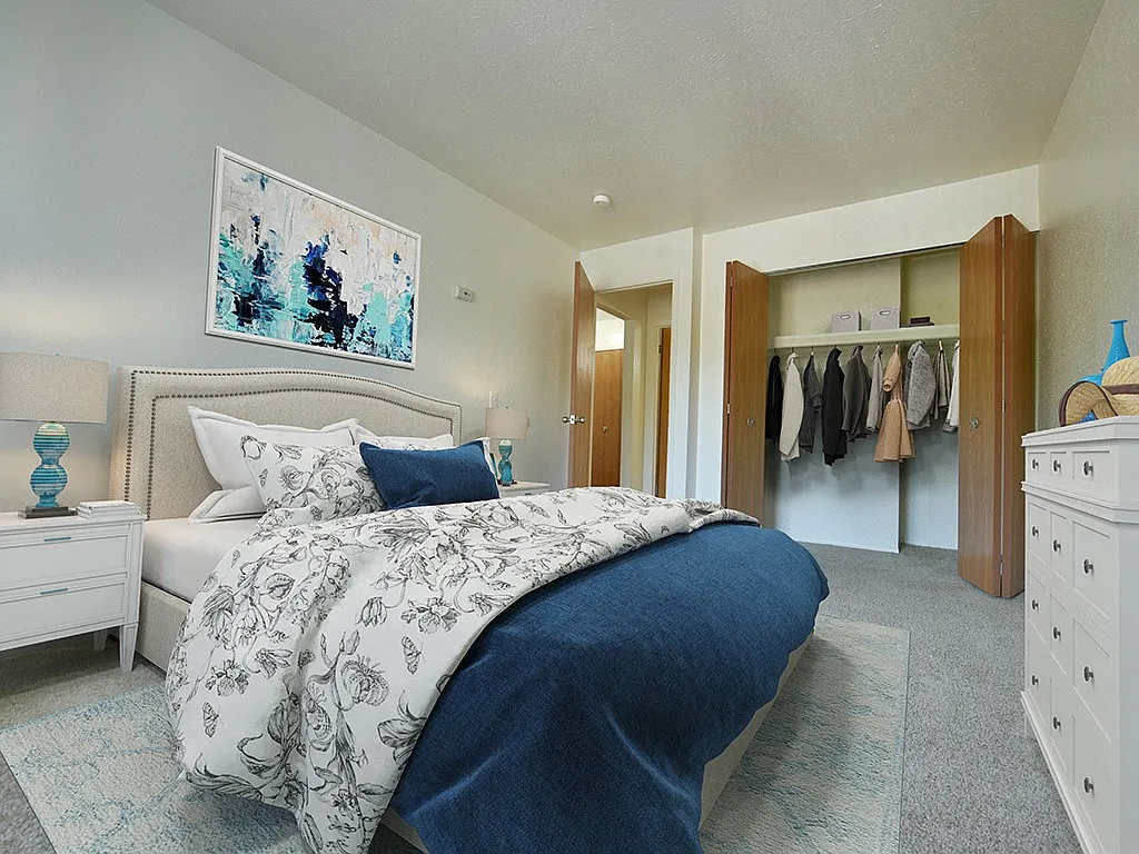 Huntington Place Apartments — Photo 3