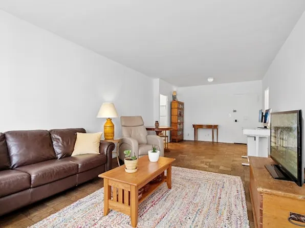 370 East 76th Street image 3 of 9