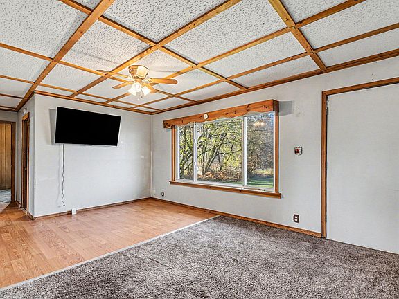 5th image of 24962 Dewey Lake St