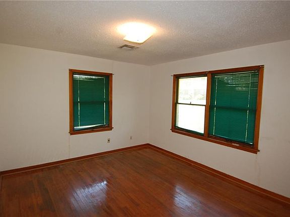 4th image of 1034 W Sunnymeade Dr