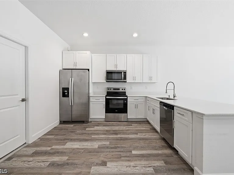 10045 Amicola St — Photo 4