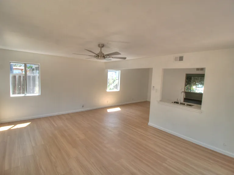 74 Avenida Espana — Photo 8