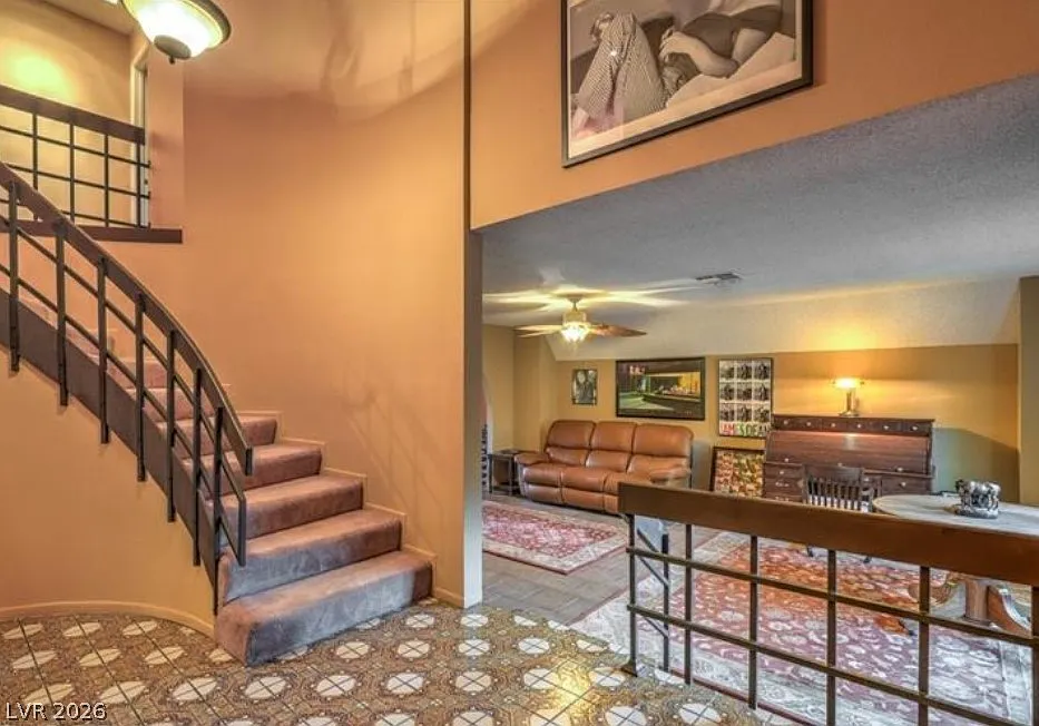 5 bed, 2.5 bath, 2827 sqft, $4,000 — Photo 3