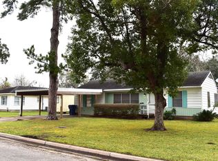 1006 Mac Dr, Sweeny, TX 77480