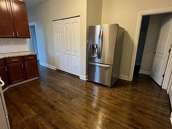 5th image of 1212 Lombard Ave #2