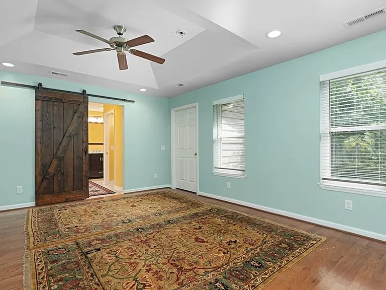711 Barton Ave — Photo 10