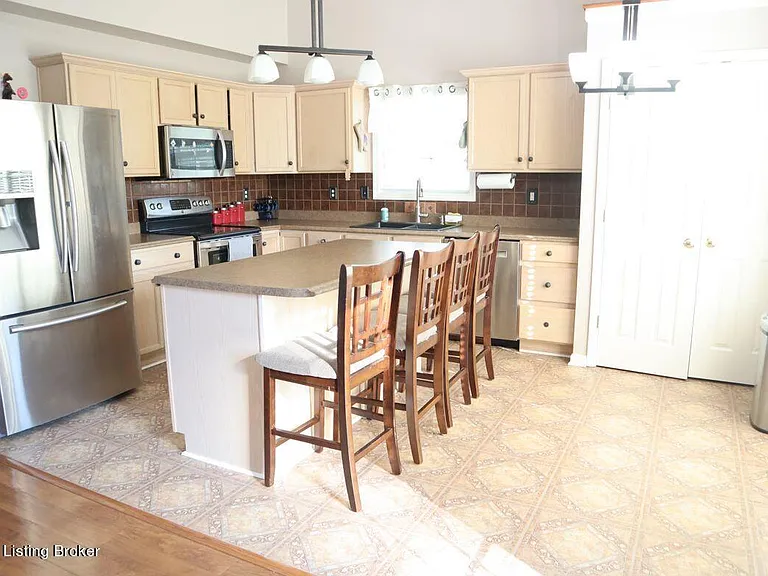10129 Spring Gate Dr — Photo 9